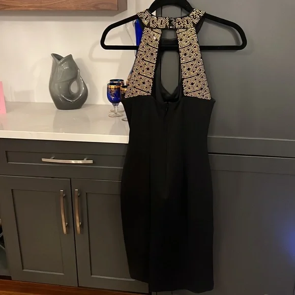 Cache formal - Picture 2 of 2